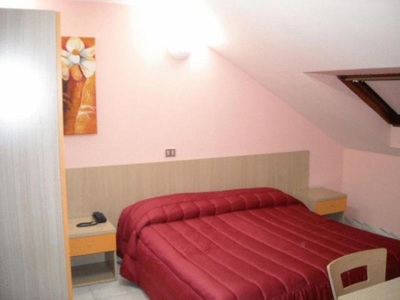 Hotel New Baby 卡塞塔 外观 照片