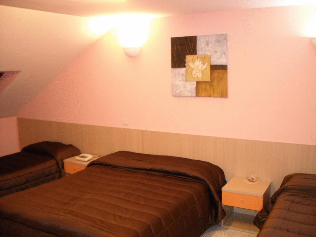 Hotel New Baby 卡塞塔 外观 照片